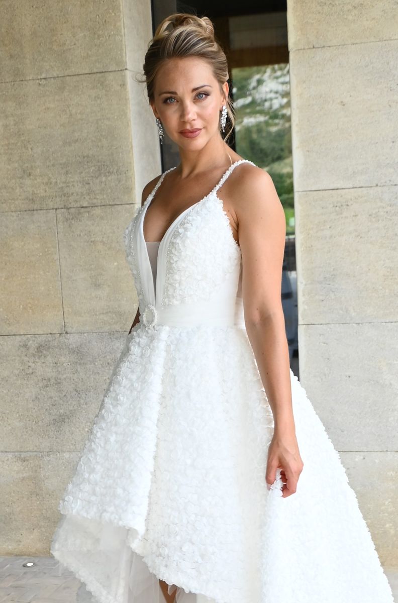 Robe de mariée courte devant